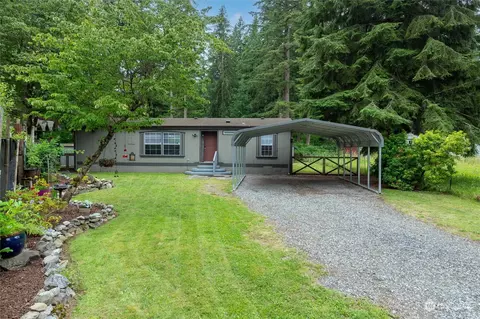 6131 Hawthorne Pl, Maple Falls, WA 98266
