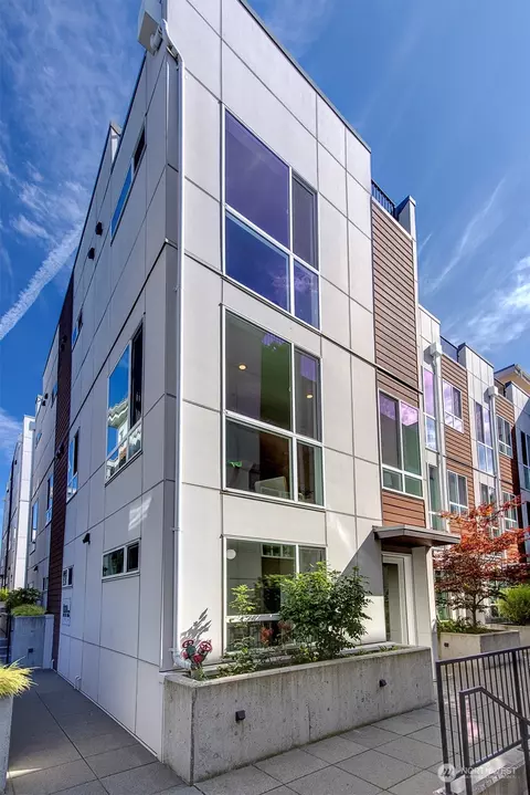 7524 15th Ave NW #A, Seattle, WA 98117