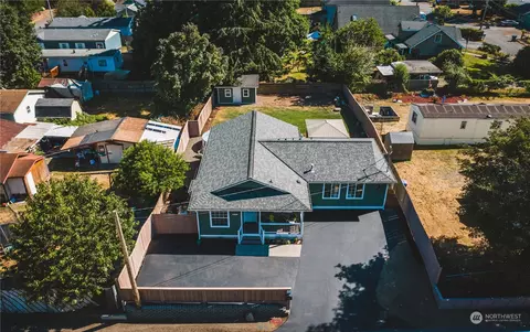 2565 Erlands Point Rd NW, Bremerton, WA 98312