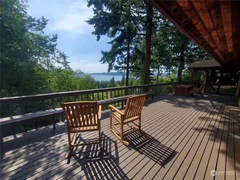 654 Muckleshoot Cir, La Conner, WA 98257