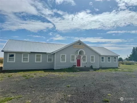 15 S 1st St, Almira, WA 99103