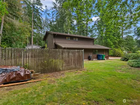 Exterior - 22211 49th Ave SE, Bothell, WA 98021 photo 7 of 9