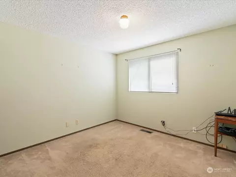 Bedroom - 22211 49th Ave SE, Bothell, WA 98021 photo 5 of 6