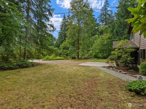 Exterior - 22211 49th Ave SE, Bothell, WA 98021 photo 8 of 9