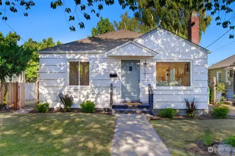 7552 Dibble Ave NW, Seattle, WA 98117