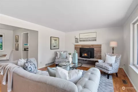 Living - 1237 Birch St, Edmonds, WA 98020 photo 1 of 6