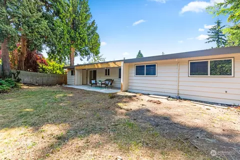 Exterior - 1237 Birch St, Edmonds, WA 98020 photo 5 of 7