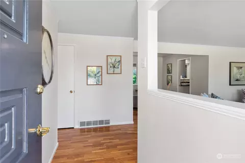 Entry Way - 1237 Birch St, Edmonds, WA 98020 photo 1 of 1
