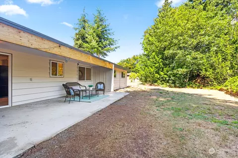 Exterior - 1237 Birch St, Edmonds, WA 98020 photo 4 of 7