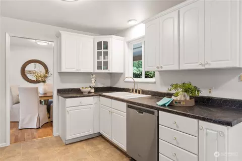 Kitchen - 1237 Birch St, Edmonds, WA 98020 photo 1 of 5
