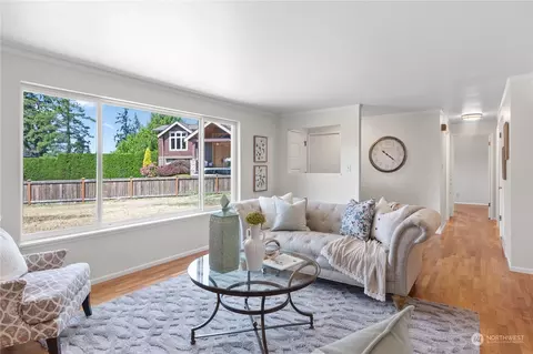 Living - 1237 Birch St, Edmonds, WA 98020 photo 4 of 6