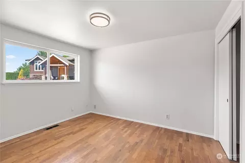 Bedroom - 1237 Birch St, Edmonds, WA 98020 photo 4 of 7