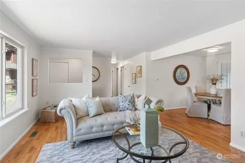 Living - 1237 Birch St, Edmonds, WA 98020 photo 3 of 6