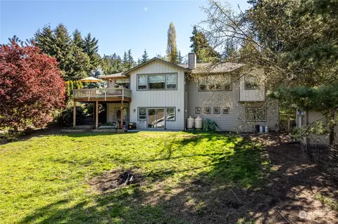 588 Lanai Pl, Camano Island, WA 98282