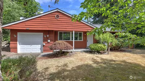 352 NE 192nd St, Shoreline, WA 98155