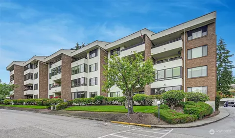 10823 Glen Acres Dr S #A, Seattle, WA 98168