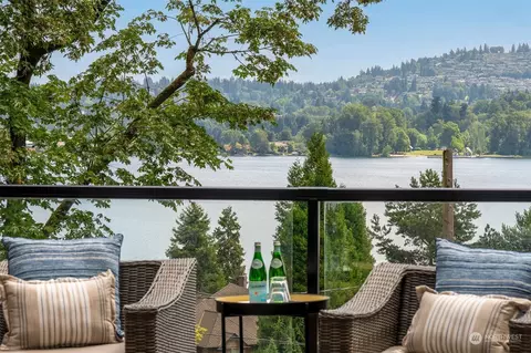 4542 Ferncroft Rd, Mercer Island, WA 98040