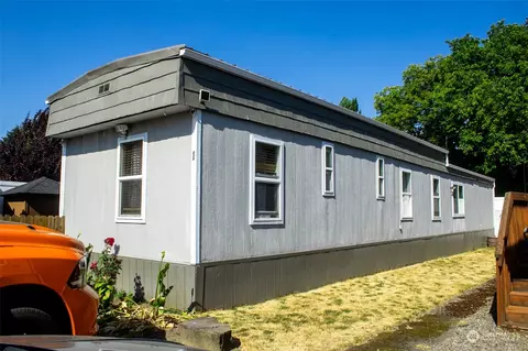 210 37th St SE #1, Auburn, WA 98002