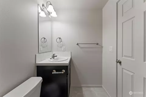Bath - 1012 E Cascade St, Othello, WA 99344 photo 1 of 4