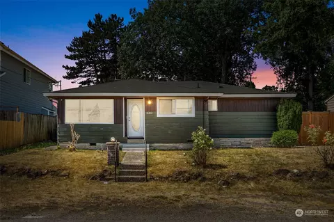 16211 9th Ave SW, Burien, WA 98166