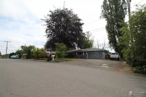 2123 SW 326th St, Federal Way, WA 98023