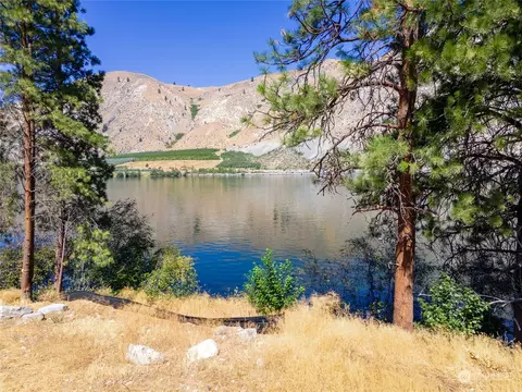 80 Tunnel View Dr, Orondo, WA 98843