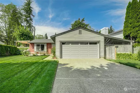 822 SW 317th Pl, Federal Way, WA 98023