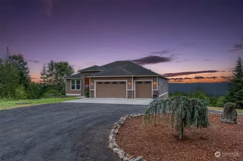 108 S Crest Ln, Longview, WA 98632