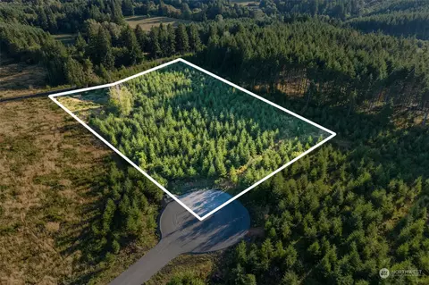 129 Brim Ridge Ln, Winlock, WA 98596