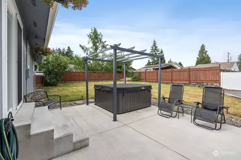 Exterior - 539 3rd Ave NW, Chehalis, WA 98532 photo 4 of 8