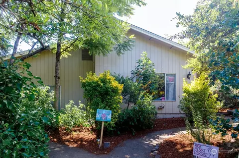 1113 4th Ave W #2, Olympia, WA 98502