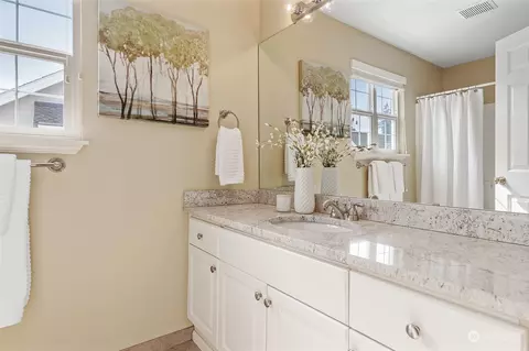 Bath - 16315 17th Ave SE, Mill Creek, WA 98012 photo 4 of 5