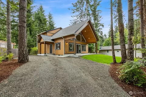 41 SE Barberry Pl, Shelton, WA 98584