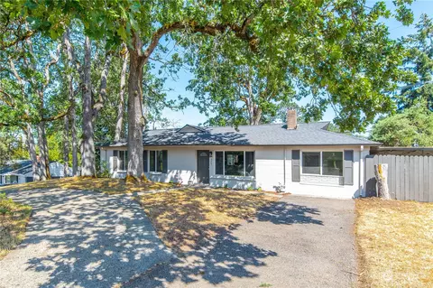 7901 Fairway Dr SW, Lakewood, WA 98498