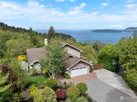 14020 Madrona Dr, Anacortes, WA 98221