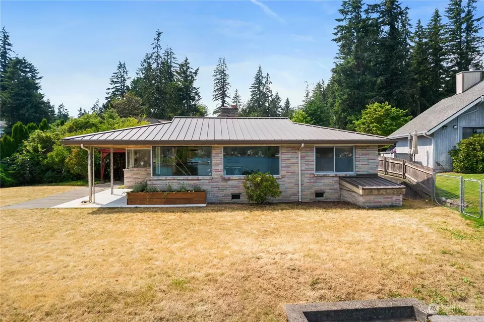 Exterior - 22511 SE 300th St, Black Diamond, WA 98010 photo 10 of 15