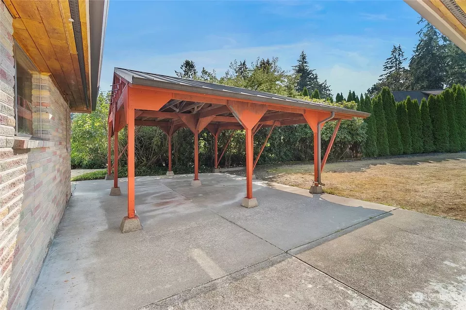 Exterior - 22511 SE 300th St, Black Diamond, WA 98010 photo 3 of 15