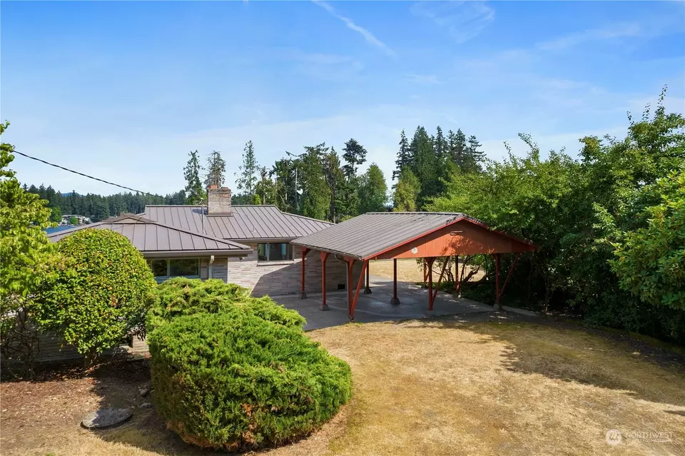 Exterior - 22511 SE 300th St, Black Diamond, WA 98010 photo 11 of 15