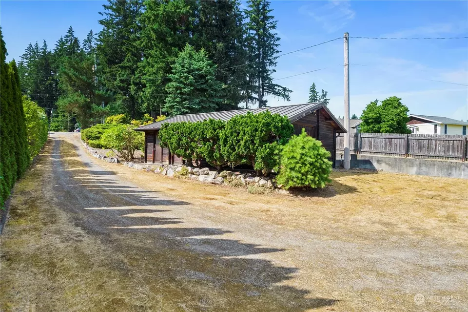 Exterior - 22511 SE 300th St, Black Diamond, WA 98010 photo 15 of 15