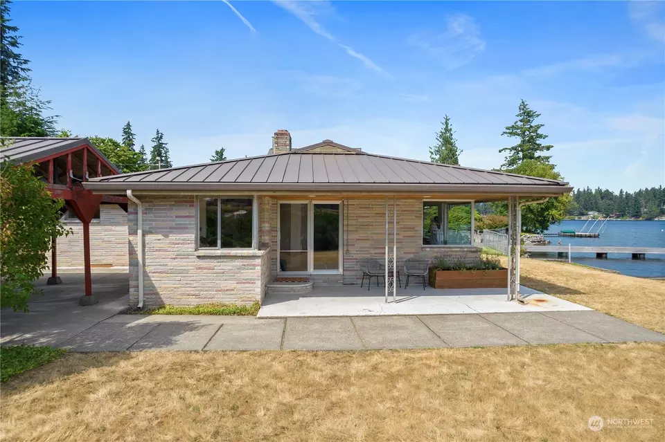 Exterior - 22511 SE 300th St, Black Diamond, WA 98010 photo 8 of 15