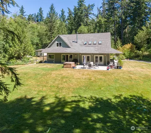 10602 SW Cove Rd, Vashon, WA 98070