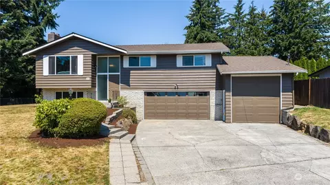 909 213th Pl SW, Lynnwood, WA 98036