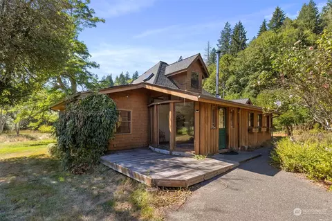 23305 NW Seabeck Holly Rd, Seabeck, WA 98380