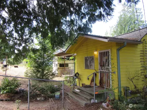 1701 13th Ave, Milton, WA 98354