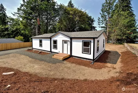 170 E Greenwood Ln, Shelton, WA 98584