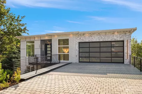 131 Cedar St, Kirkland, WA 98033