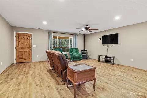 Living - 249 Tara Ln, Vader, WA 98593 photo 1 of 3