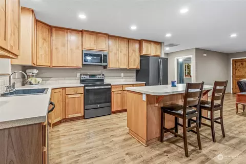 Kitchen - 249 Tara Ln, Vader, WA 98593 photo 3 of 4