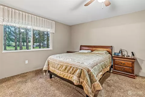 Bedroom - 249 Tara Ln, Vader, WA 98593 photo 2 of 4