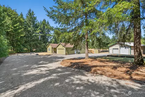 5122 Offut Lake Rd SE, Tenino, WA 98589